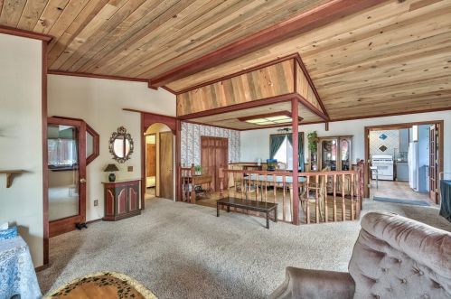 14567 Royal Way, Truckee CA  96161-1140 exterior