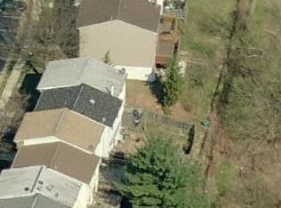 1111 Knoll Mist Ln, Gaithersburg MD  20879-3227 exterior