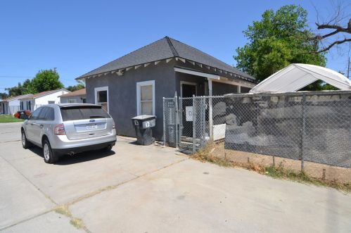 1323 Canal St, Modesto, CA 95354-3731