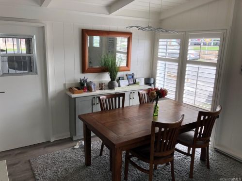 900 Aipo St, Honolulu HI  96825-2518 exterior