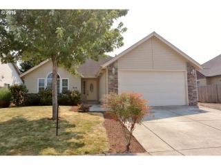 943 T St, Springfield OR  97477-2302 exterior