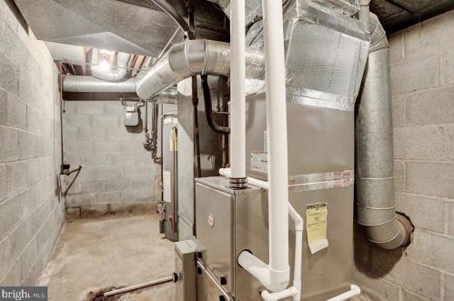 57 Springhouse Rd, Lancaster PA  17603-6619 exterior