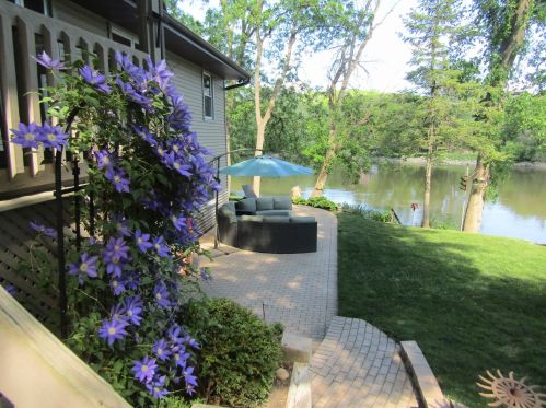 71 Hawley Ave, Barrington Hills, IL 60118