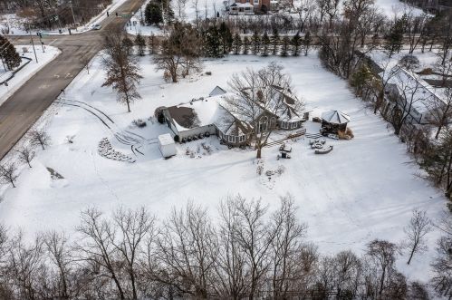 8300 County Line Rd, Willowbrook IL  60527-5719 exterior