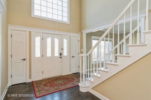 4320 Ariel Ct, Naperville, IL 60564-3188