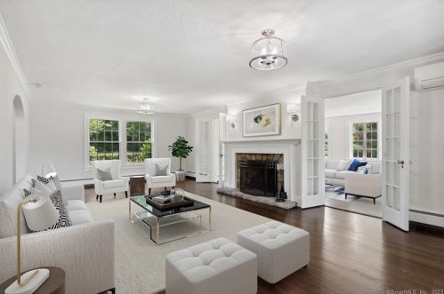 106 Patterson Ave, Greenwich CT  06830-4622 exterior