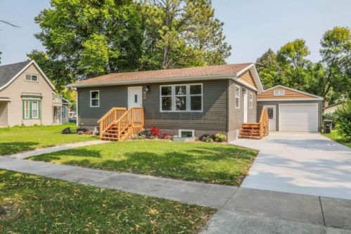 441 Langer Ave, Casselton, ND 58012-3615