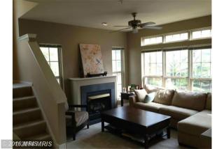 46358 Hobbs Sq, Dulles VA  20165-7261 exterior