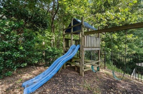 500 Highbrook Dr, Atlanta GA  30342-2319 exterior
