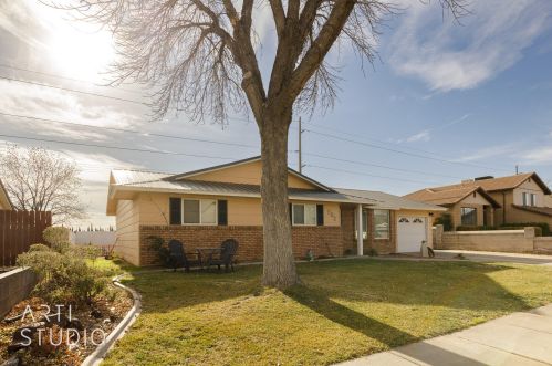 562 Concord Way, Saint George UT 84770-5589 exterior