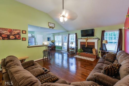 215 Chipley Creek Dr, Villa Rica, GA 30180-4097