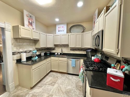 1410 Carteret Ave, Pueblo CO  81004-3045 exterior