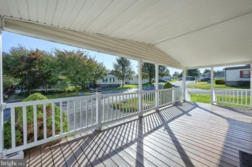 104 Dovefield Dr, Lancaster PA  17603-4683 exterior