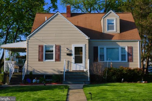 22 Gedney Rd, Trenton, NJ 08648-3919
