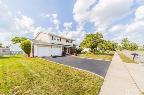 90 Haines Ave, Piscataway, NJ 08854-5224