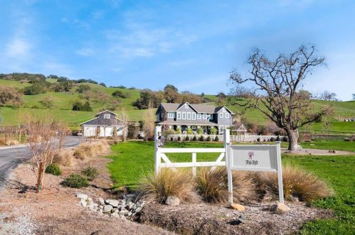 7670 Crews Rd, Gilroy CA  95020-9558 exterior