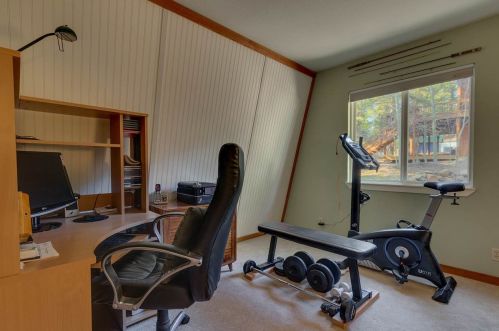 10156 Olympic Blvd, Truckee CA  96161-1743 exterior