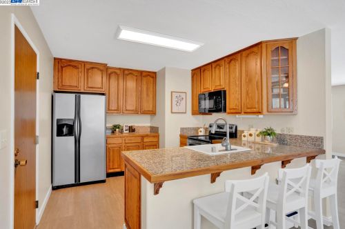 5902 Civic Terrace Ave, Newark, CA 94560-3819