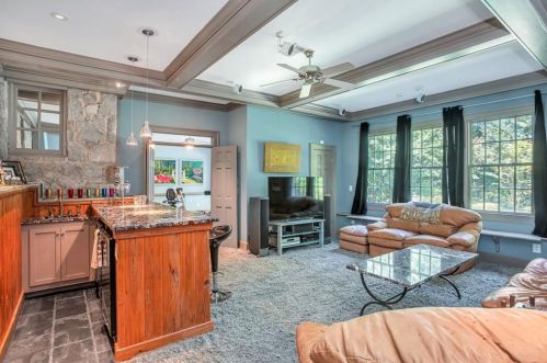 453 Manor Ridge Dr, Atlanta GA  30305-3509 exterior