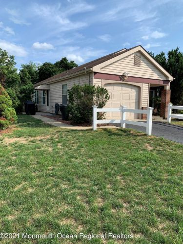 23 Lambeth Ln, Lakehurst, NJ 08759-6811