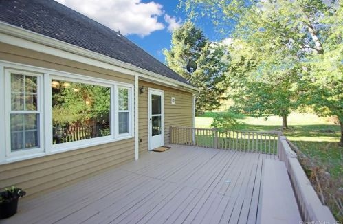 15 Blue Hill Rd, Middletown, CT 06457-5001