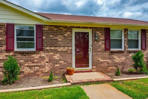 7822 Clearwater Ct, Murfreesboro, TN 37129-8353