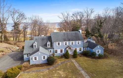 6 Hilltop Rd, Norwalk, CT 06854-5002