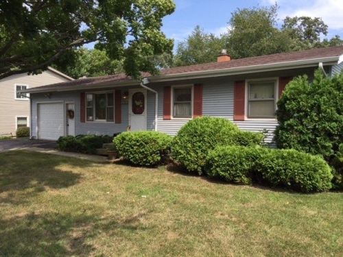 1942 Hilltop Ct, Bull Valley, IL 60098-2539