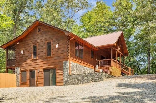 245 Whipporwill Dr, Ellijay, GA 30540-2996