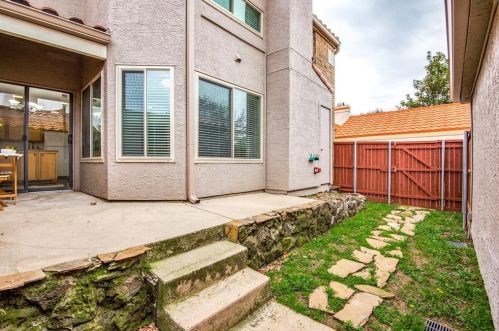 4242 Capistrano Dr, Dallas TX  75287-4033 exterior