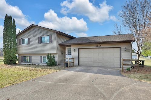 5745 314th St, Stacy, MN 55079-9559