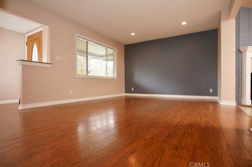 537 Whitcomb Ave, Glendora, CA 91741-2738