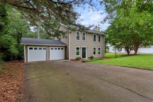 1342 Shaw Dr, Marietta, GA 30066-5626