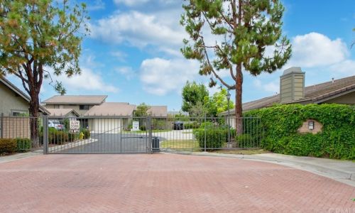 211 Ponderosa Ln, Anaheim CA  92802-4927 exterior