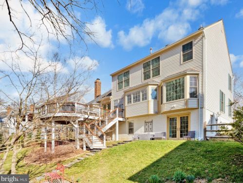 12125 Darnley Rd, Woodbridge VA  22192-6615 exterior