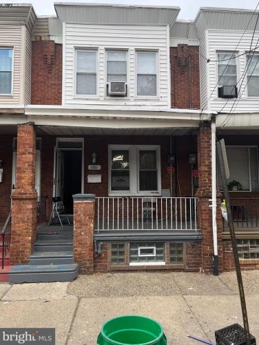 1261 Decatur St, Camden, NJ 08104-3540