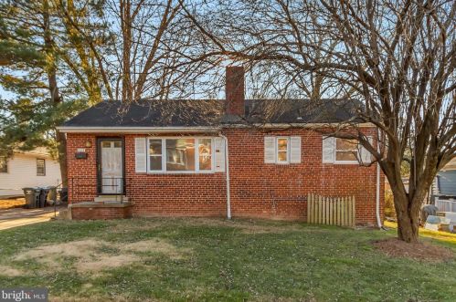305 Rollins St, Falls Church, VA 22046-4136