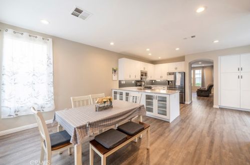 2190 Cherrywood Ln, Anaheim CA  92804-2490 exterior