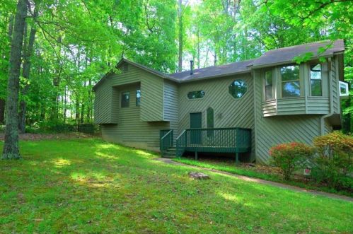 616 Rivercrest Dr, Holly Springs, GA 30188-4255
