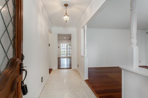 9528 Brentgate Dr, Dallas TX  75238-1812 exterior