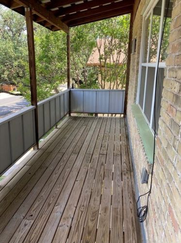 2415 5th St, Austin, TX 78702-4637