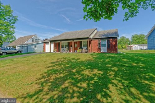 61 Exton Ln, Willingboro, NJ 08046-2216