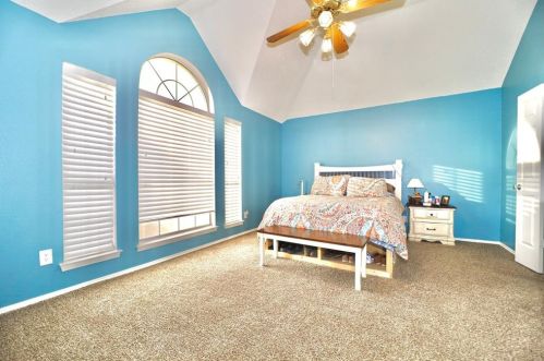 2422 Whispering Cv Cir, Garland TX exterior