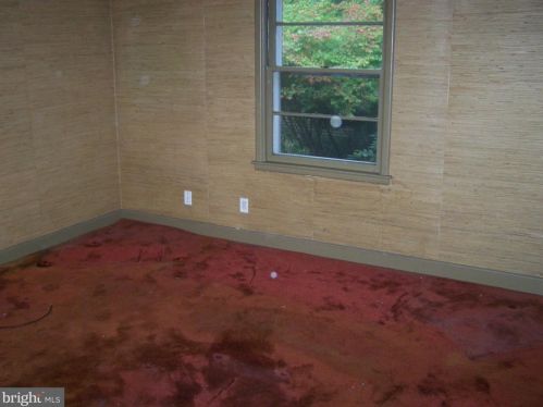 820 Riv Rd, Trenton NJ 08628-2611 exterior