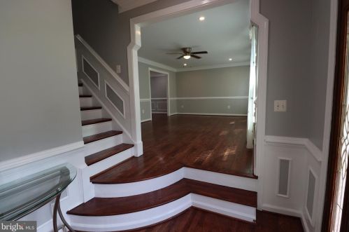 8005 Lake Pleasant Dr, Springfield VA  22153-3005 exterior