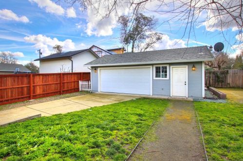 8960 Central Ave, Citrus Heights CA  95662-4102 exterior