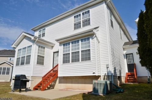 26 Stirrup Ln, Flemington, NJ 08822-3438