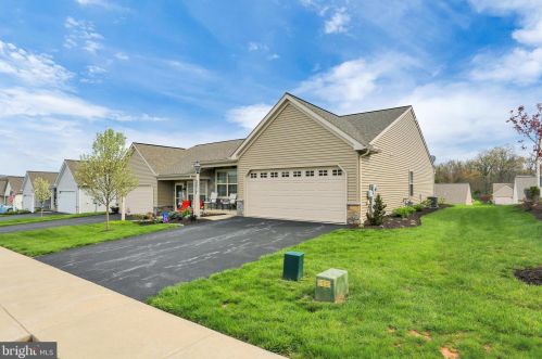 3217 Wynd Ave, York, PA 17315-3892