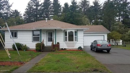 175 Cedar, Warrenton OR  97146-9745 exterior