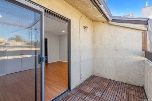 543 Stocker St, Glendale CA  91202-2269 exterior